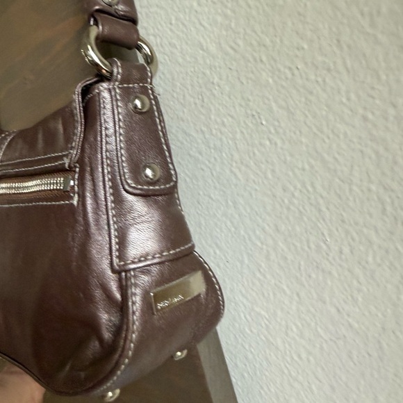 PERLINA Shoulder Bag - Picture 6 of 10